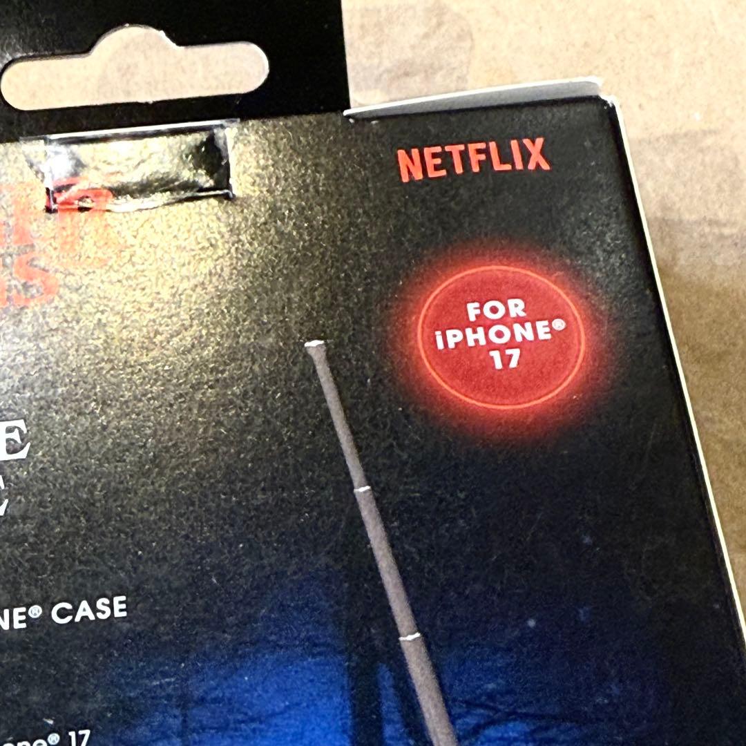 笑*a様 ストレンジャー・シングス iPhone17用ケース ウォーキートーキー