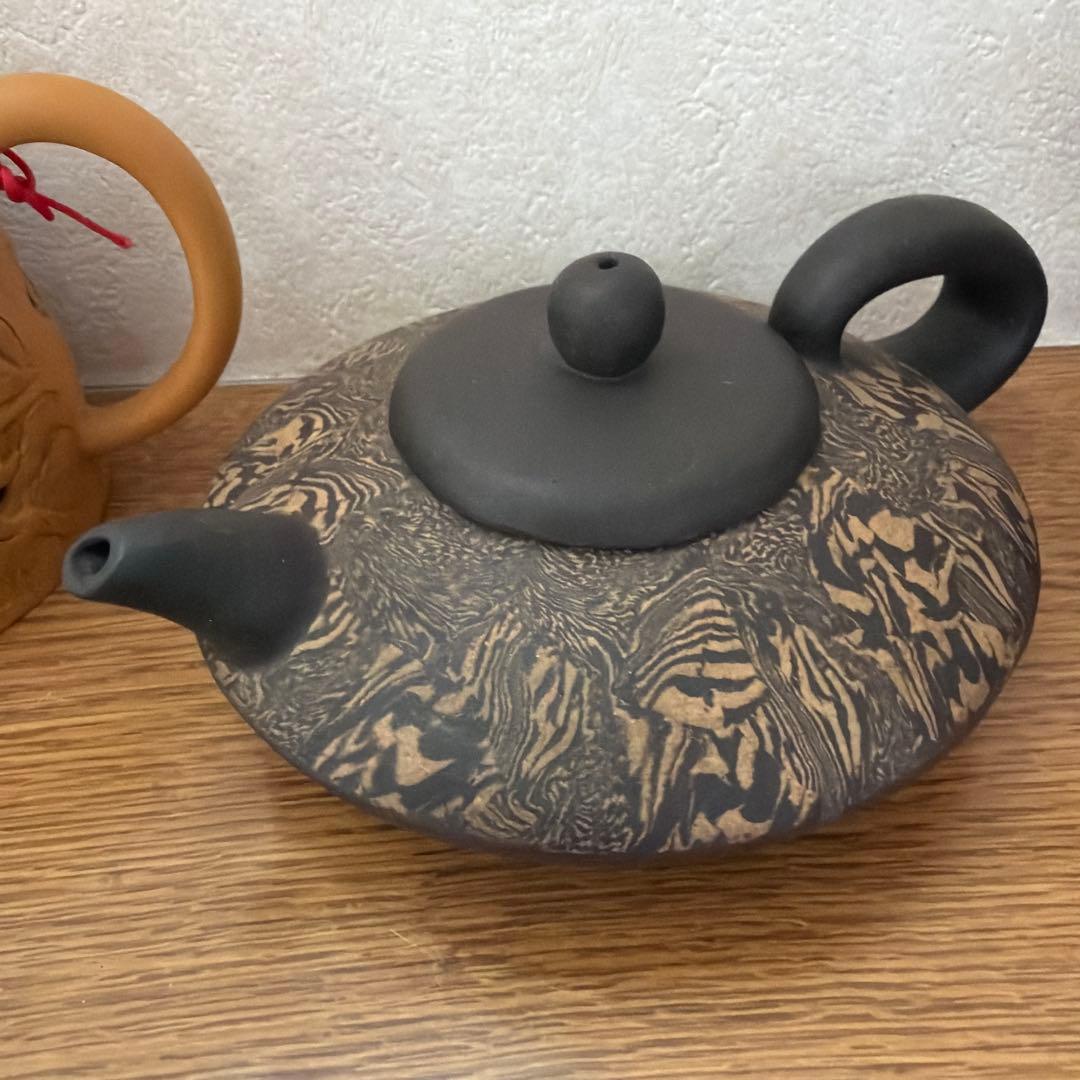 陶器製急須 黒と茶の模様