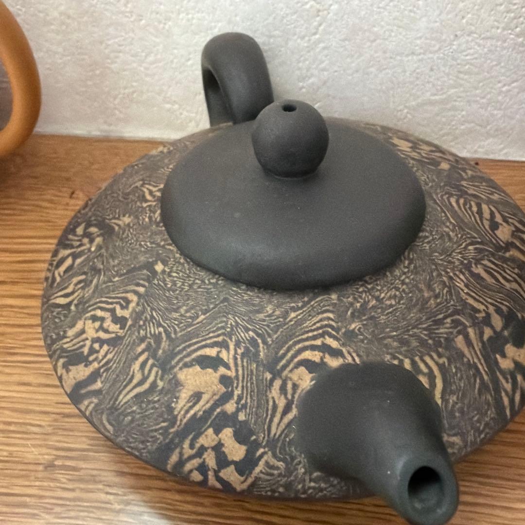 陶器製急須 黒と茶の模様