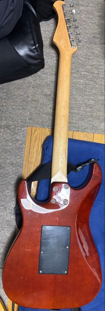 G custom エレキギター　バッカス　スキャロップ