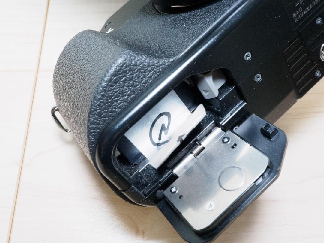 美品 完動品 LUMIX L1 レンズ2本付 バッテリー3本 申し渡しあり