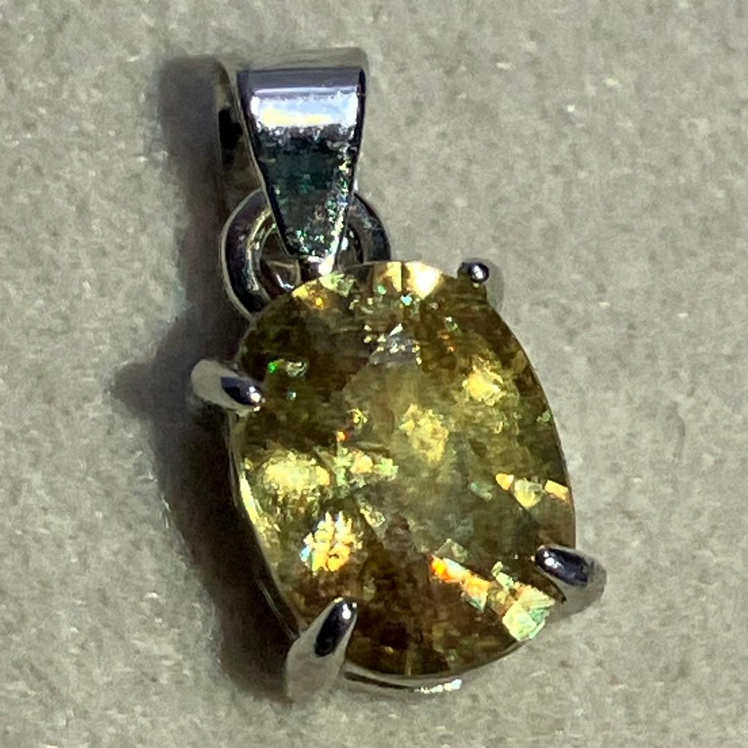 天然石　スフェーン使用ペンダントトップ　②