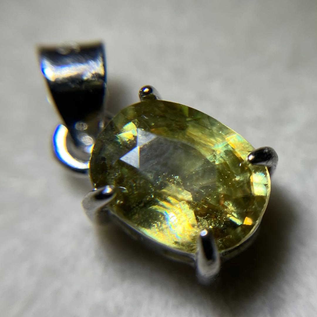 天然石　スフェーン使用ペンダントトップ　②