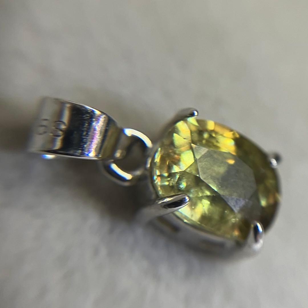 天然石　スフェーン使用ペンダントトップ　②