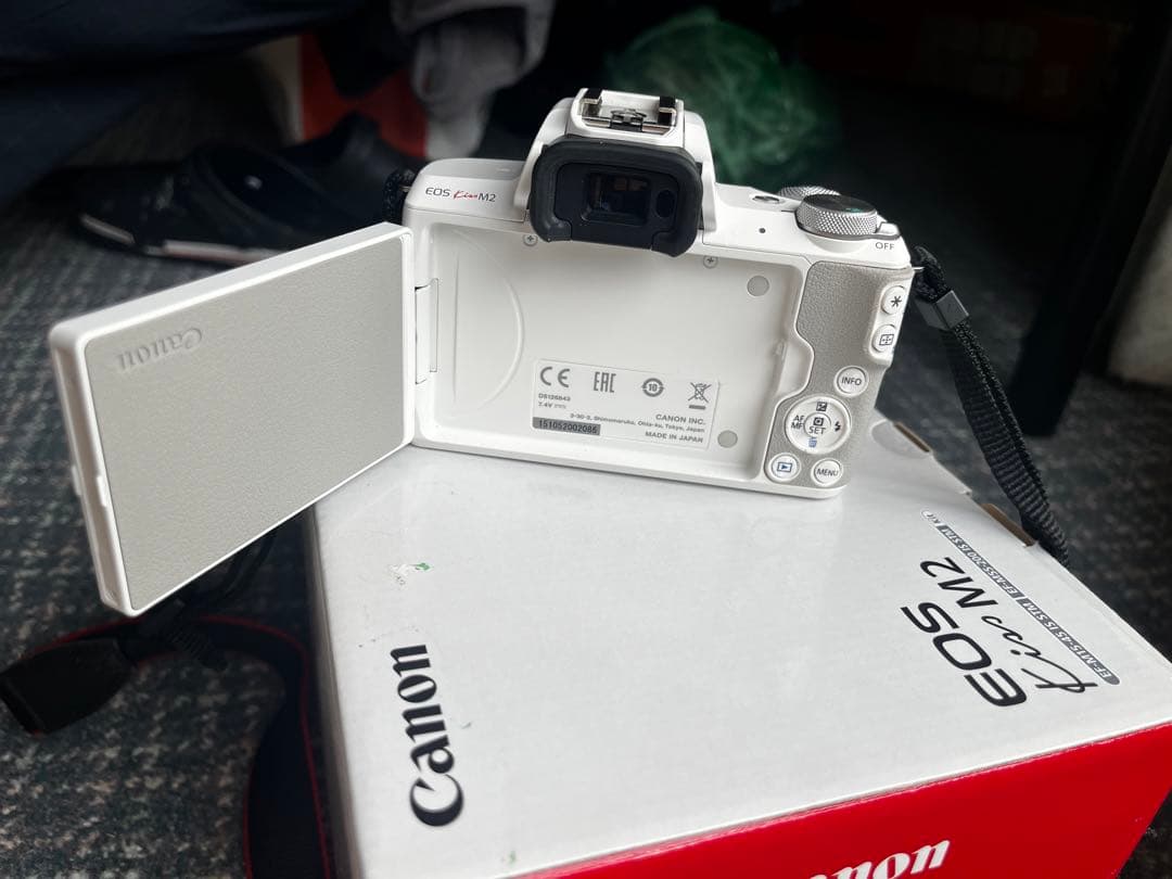 Canon EOS Kiss M2 ホワイト