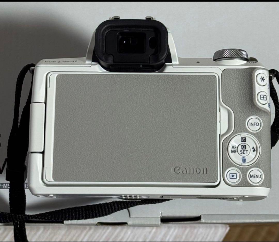 Canon EOS Kiss M2 ホワイト