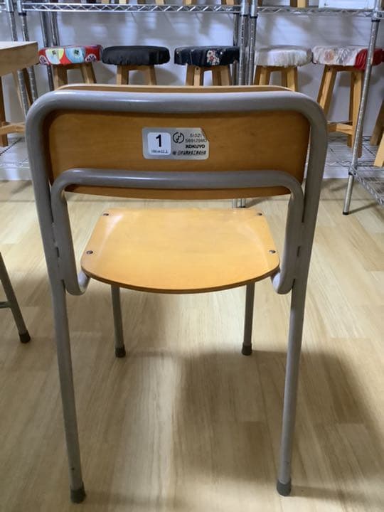 懐かしい小学校で使われてた椅子　10脚