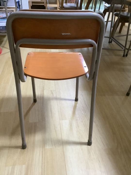 懐かしい小学校で使われてた椅子　10脚