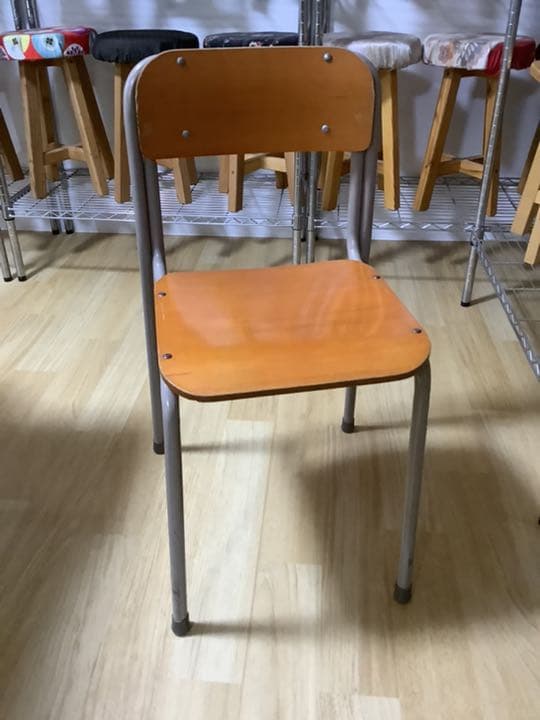 懐かしい小学校で使われてた椅子　10脚