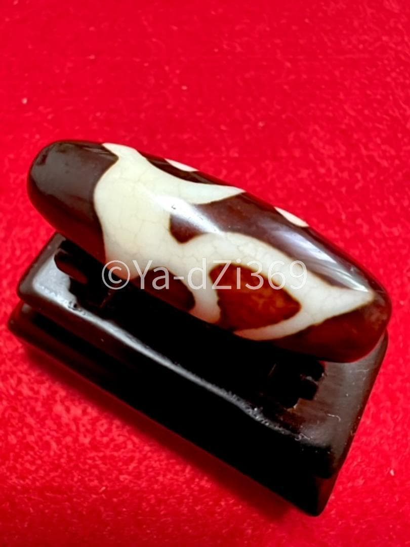 dZi beadsジービーズ 西蔵 上肯 赤龍紋 一眼梵字天珠 （タラーク）