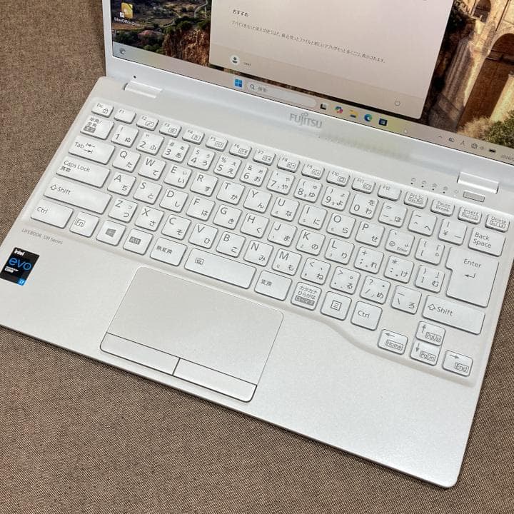 富士通 ノートPC LIFEBOOK UH90/E3【i7/11世代・中古】