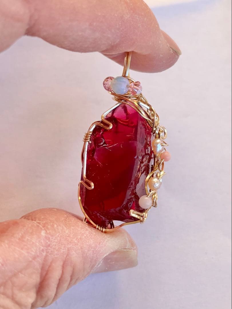 アンダラクリスタル　ラズベリー　14金ワイヤーデザインネックレス