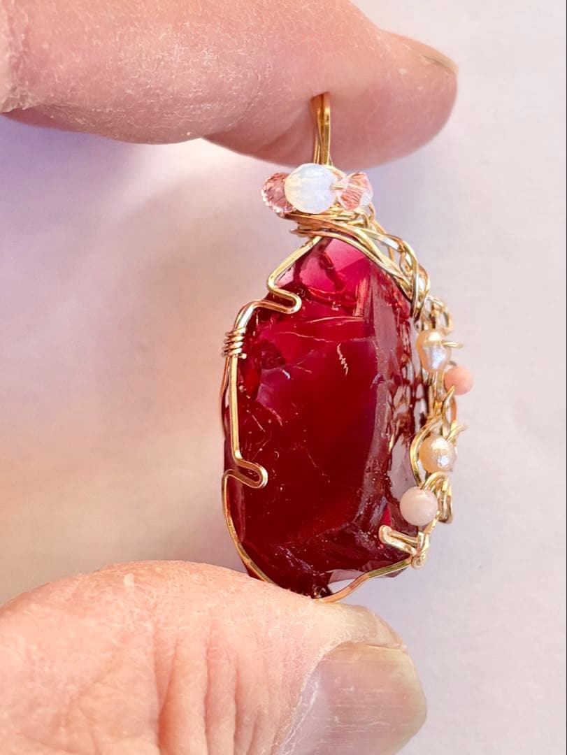 アンダラクリスタル　ラズベリー　14金ワイヤーデザインネックレス