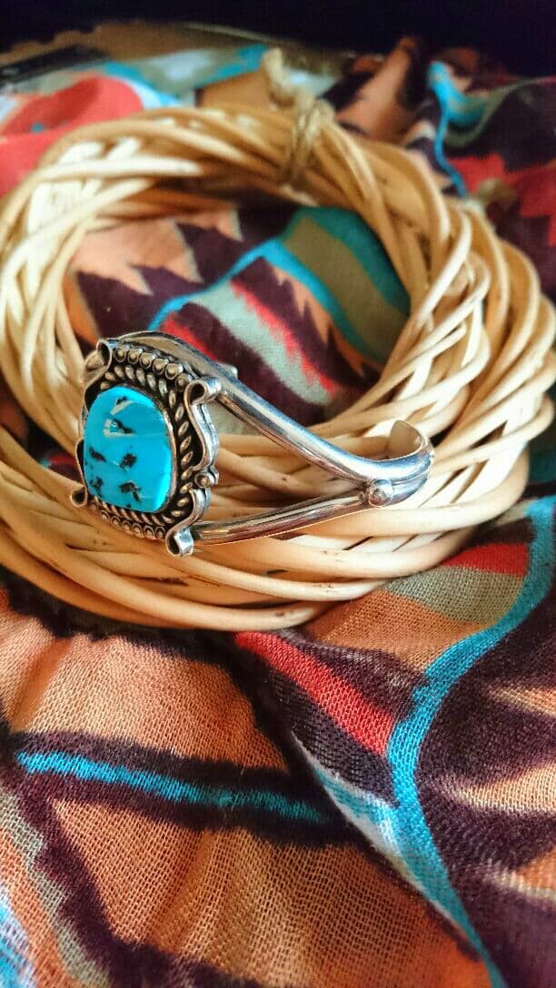 シルバーアクセサリー サインバングル アメリカのショップで購入