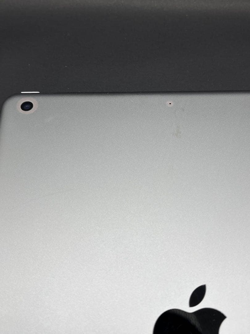 Apple ipad　第6世代　2018　32G　シルバー　中古 Wifi