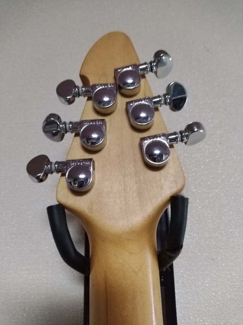 PEAVEY predator plus(ピーヴィー)ストラトキャスター タイプ