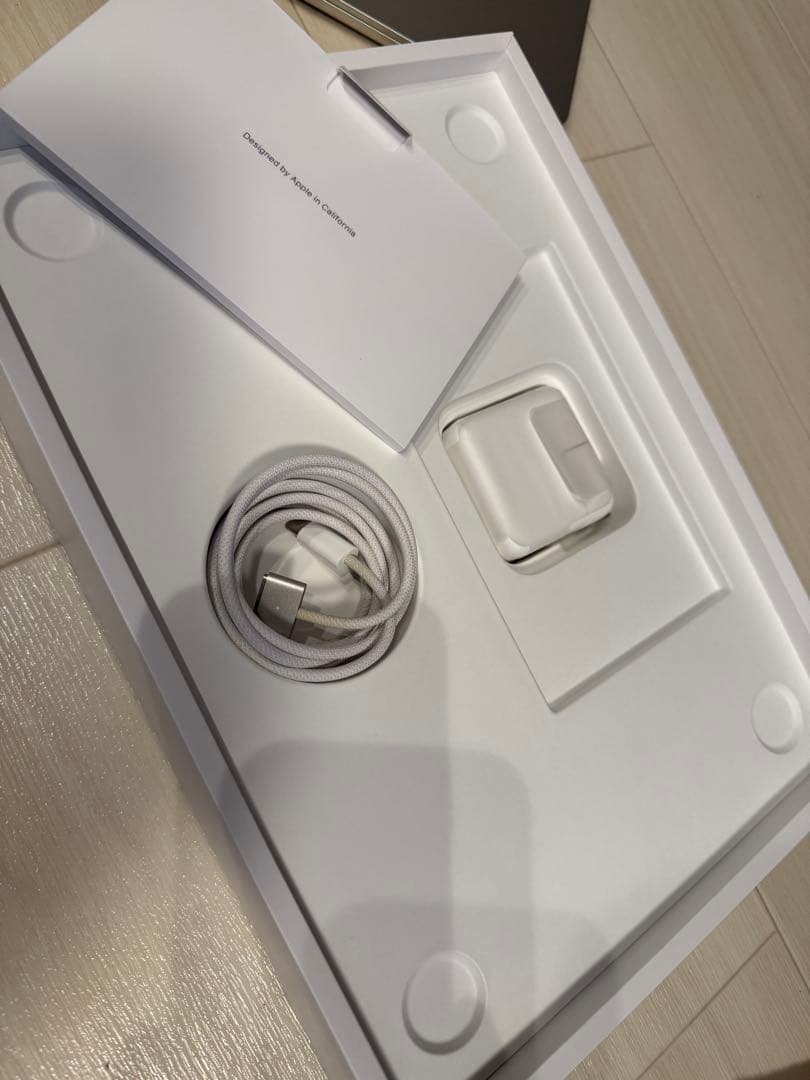 Apple MacBook Air M2 本体