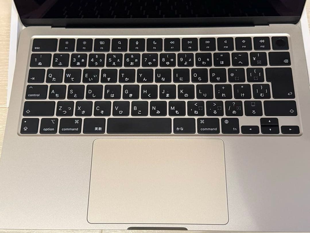 Apple MacBook Air M2 本体