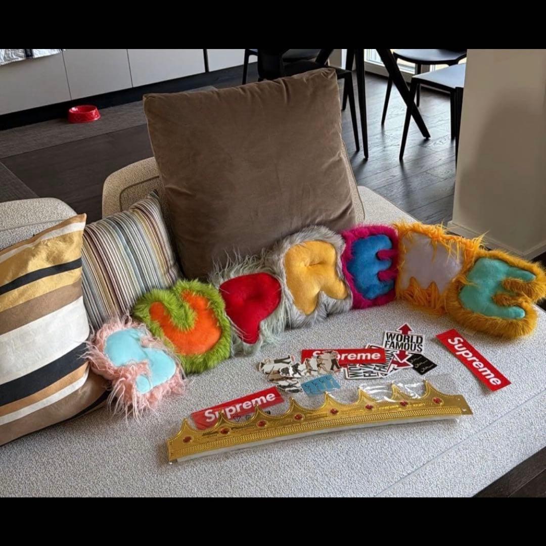 supreme Faux Fur Pillow クッション