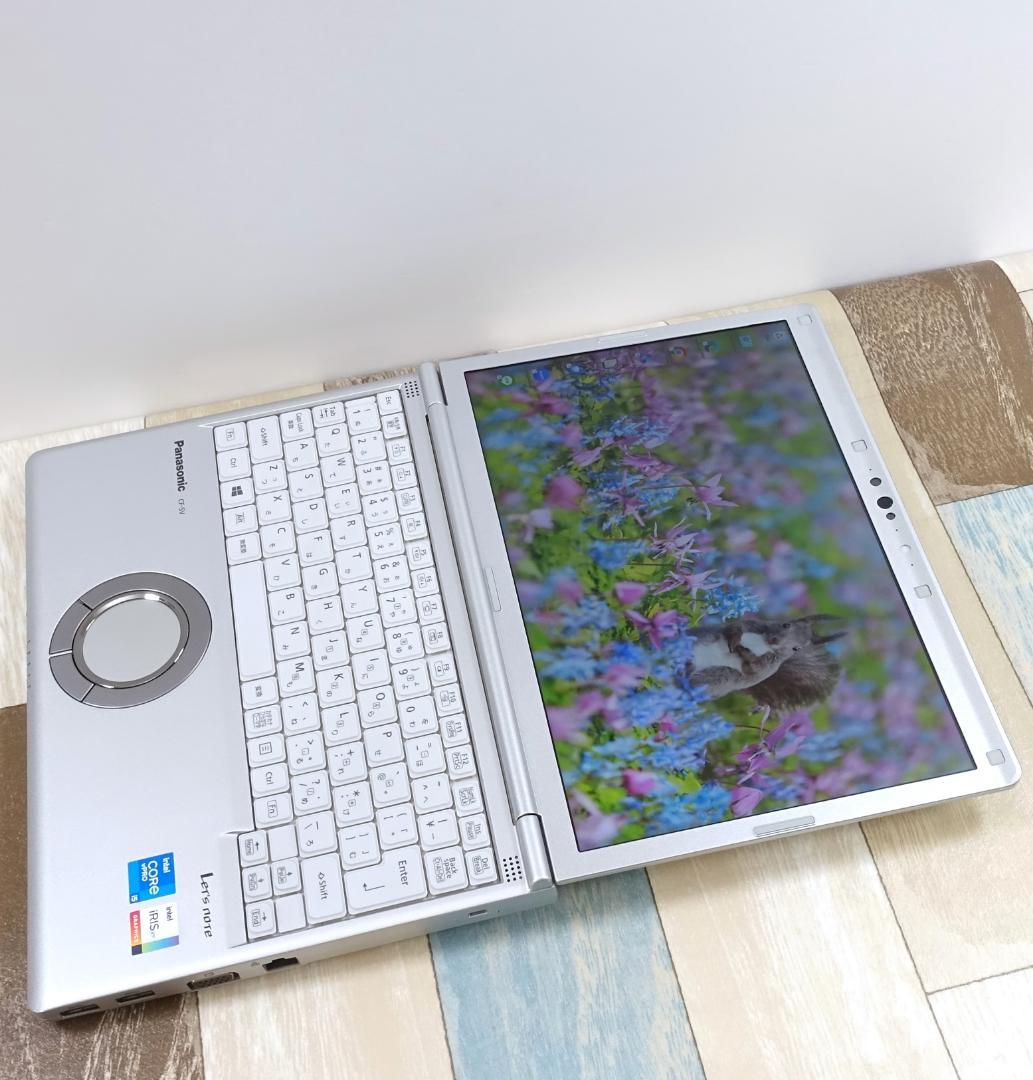 高年式で美品の軽量モバイル✨１１世代コアｉ５に超高速新品ＳＳＤ１Ｔ＆１６Ｇメモリ