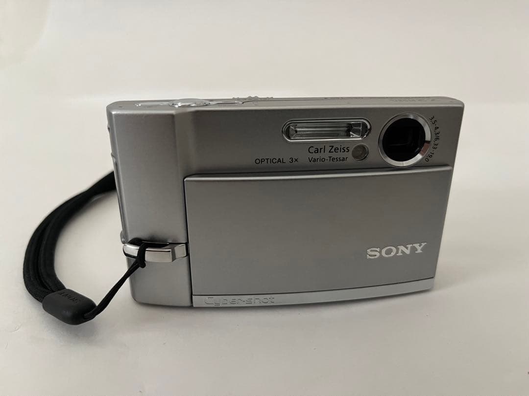 【メモリーカード付】700万画素 SONYデジタルカメラDSC-T50 シルバー