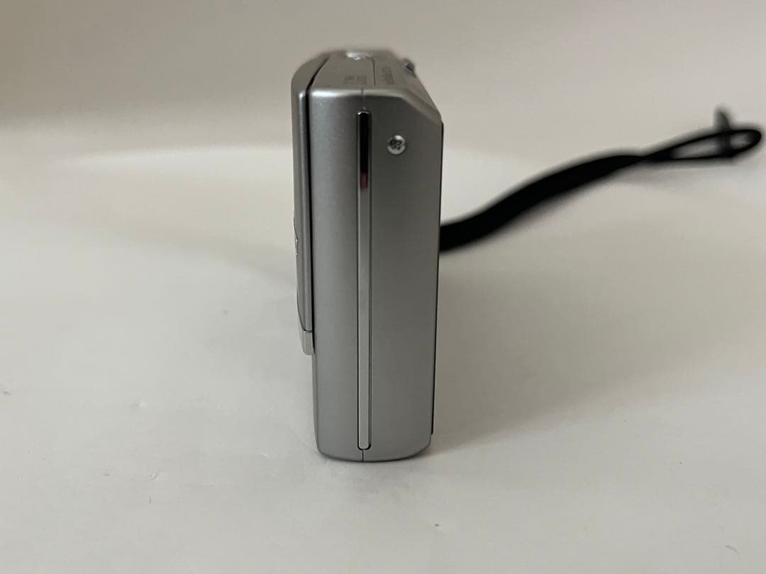【メモリーカード付】700万画素 SONYデジタルカメラDSC-T50 シルバー