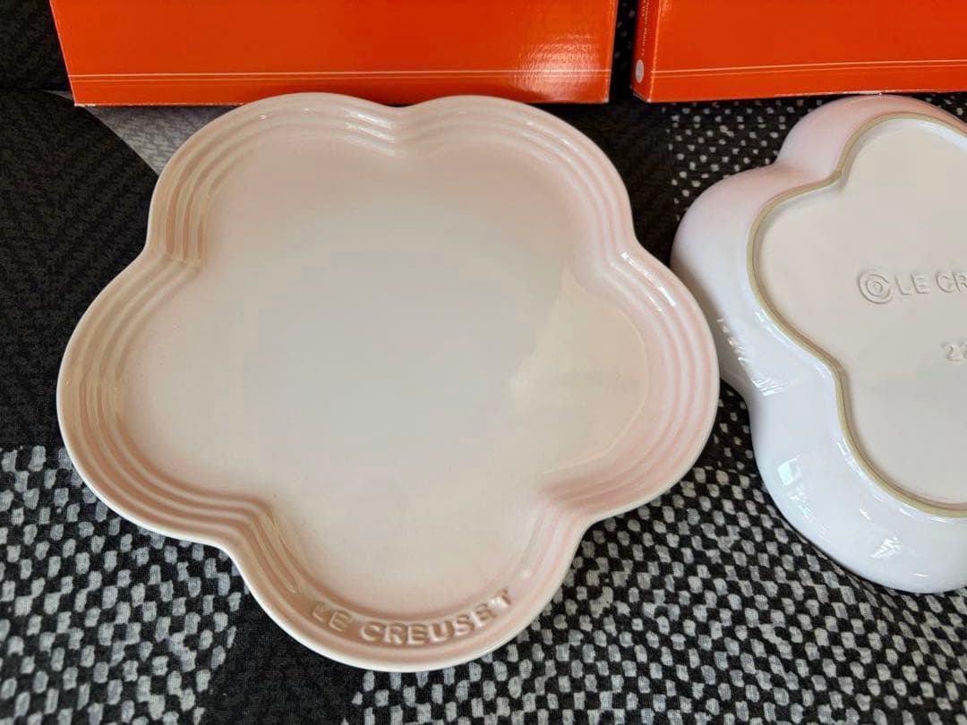 新品 ルクルーゼ フラワープレート 23cm バレリーナピンク 2枚セット ②