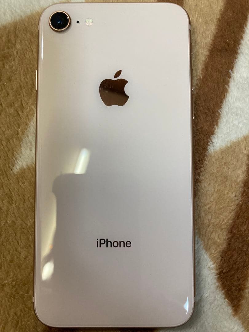 iPhone 8ゴールド 本体