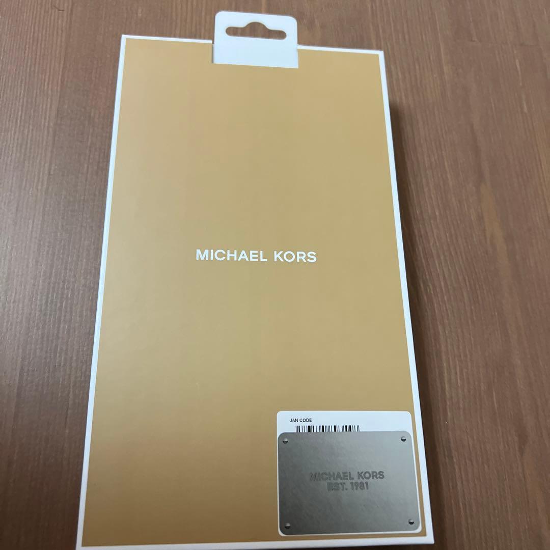 MICHAEL KORS iPhone13 手帳型ケース(ゴールド)