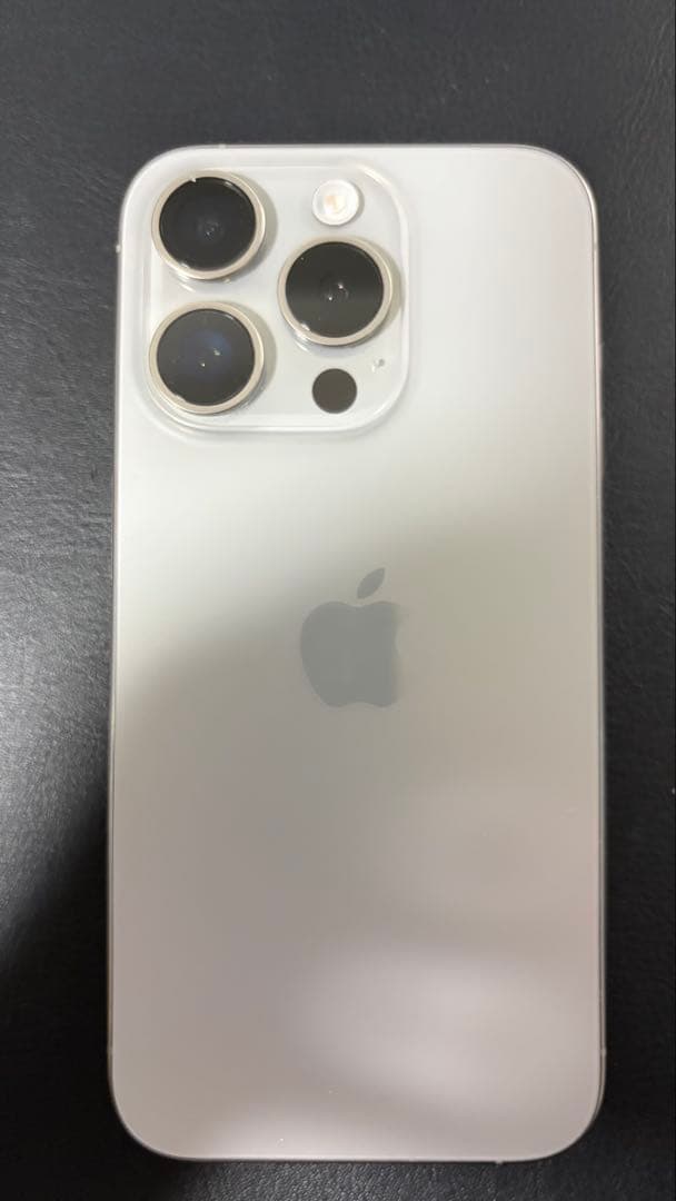 【美品】iPhone 15 Pro 256GB ナチュラルチタニウム