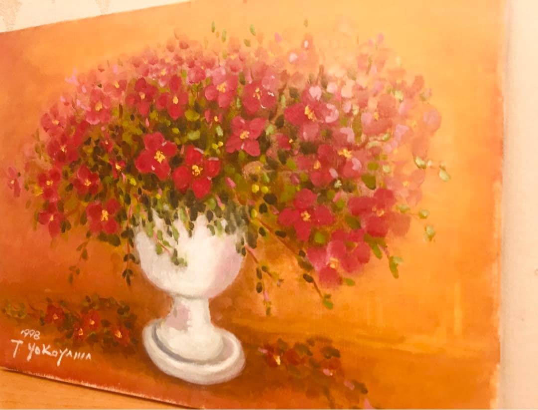 赤い花と白い花瓶　F4 W 33センチ×Ｈ24