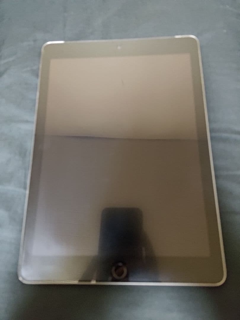 iPad 第6世代32GBスペースグレイWiFi+セルラーモデル(ソフトバンク)