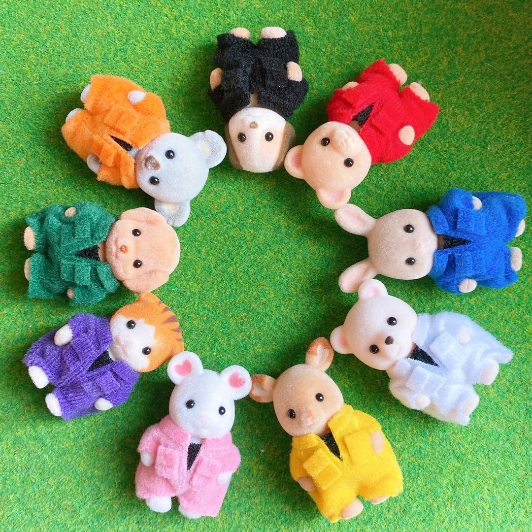 【即購入OK】ミニチュアドール服赤ちゃん用　黒Tありつなぎ服９着