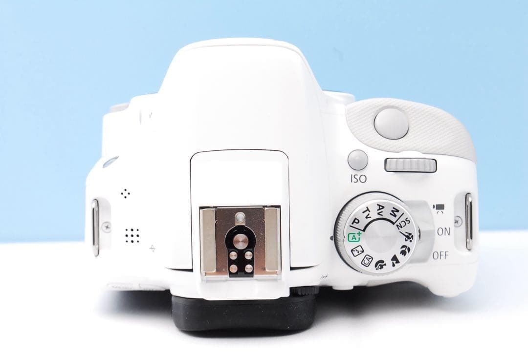 女性に人気♥️Canon X7ホワイト！箱・CD・説明書・USMレンズで安心撮影