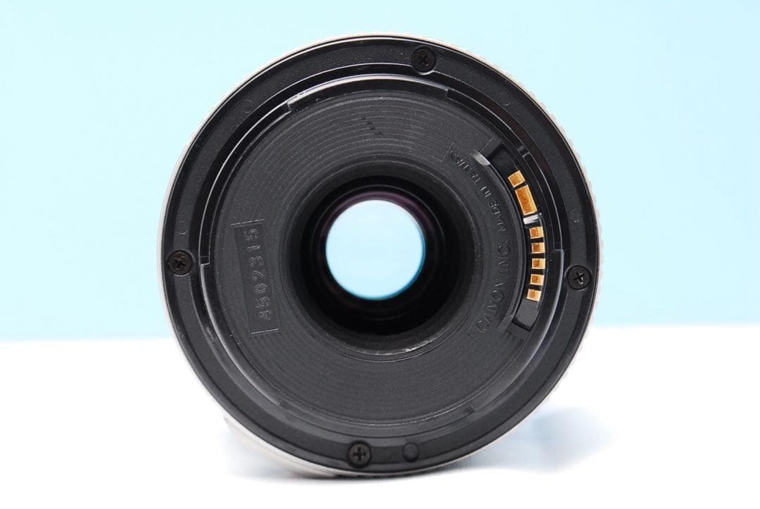 女性に人気♥️Canon X7ホワイト！箱・CD・説明書・USMレンズで安心撮影