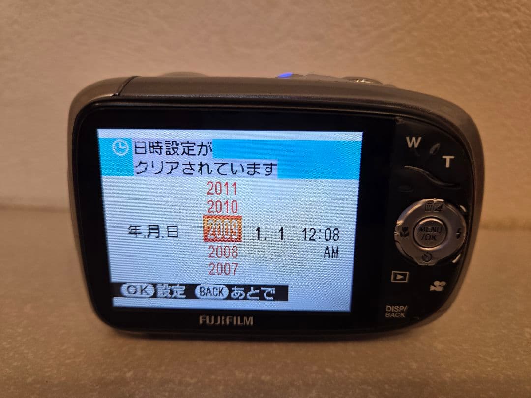 防水コンデジ　FUJIFILM finepix XP10　シルバー