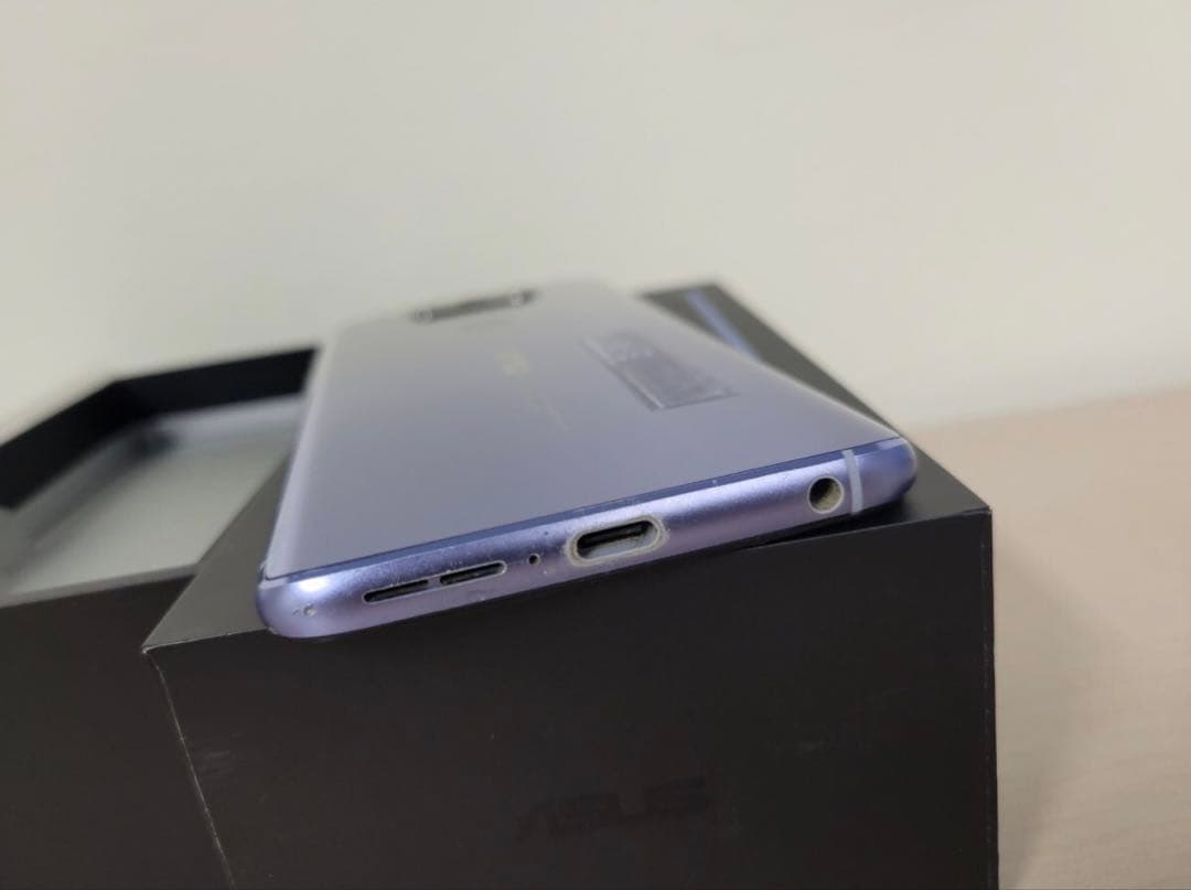 スマートフォン本体 ZenFone6 ZS630KL 256GB 8GBRAM