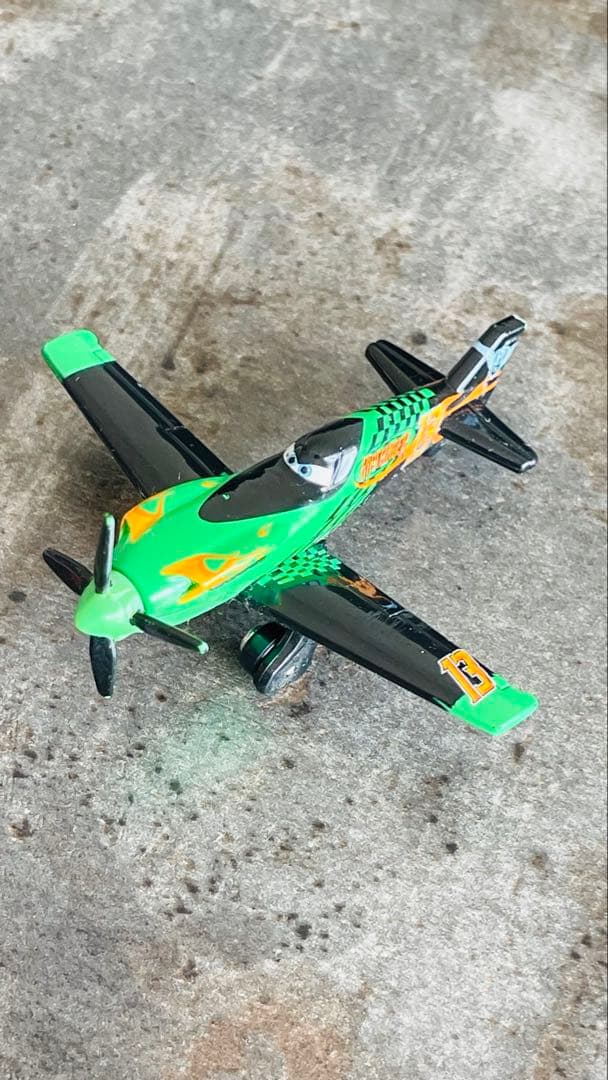 カーズ　飛行機 8機セット