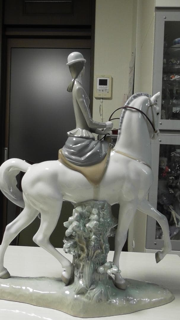 ヨシカネ　LLADRO　リヤドロ　【白い馬の少女】１３　リアドロ　L483