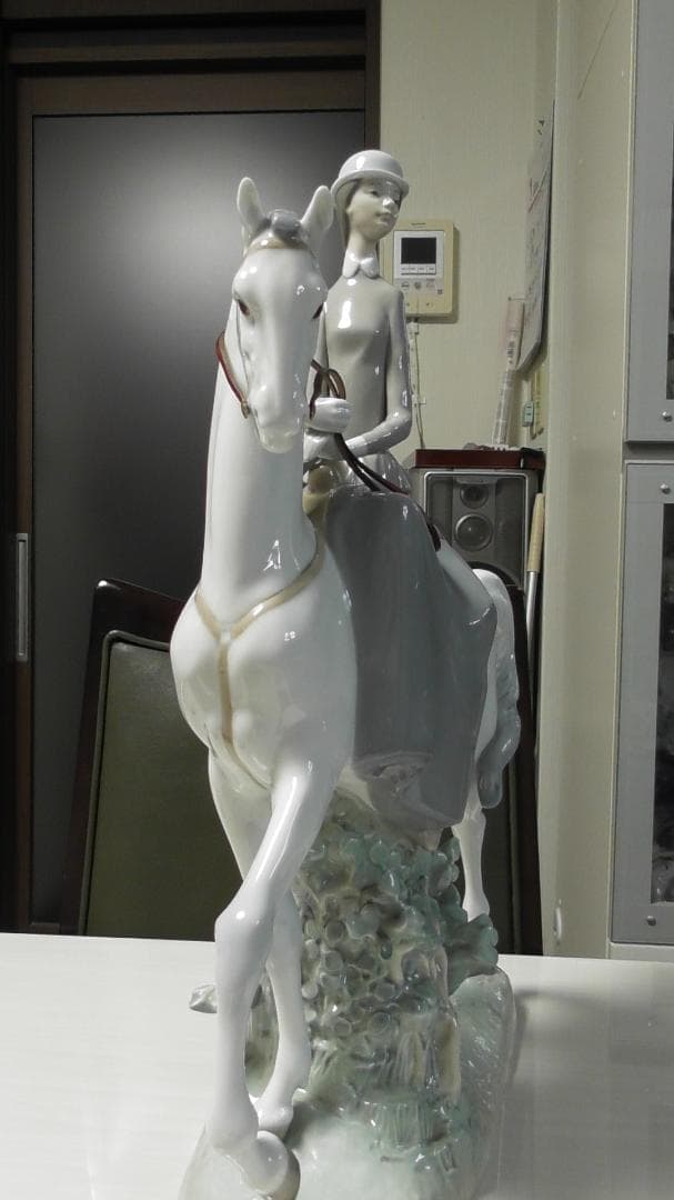 ヨシカネ　LLADRO　リヤドロ　【白い馬の少女】１３　リアドロ　L483