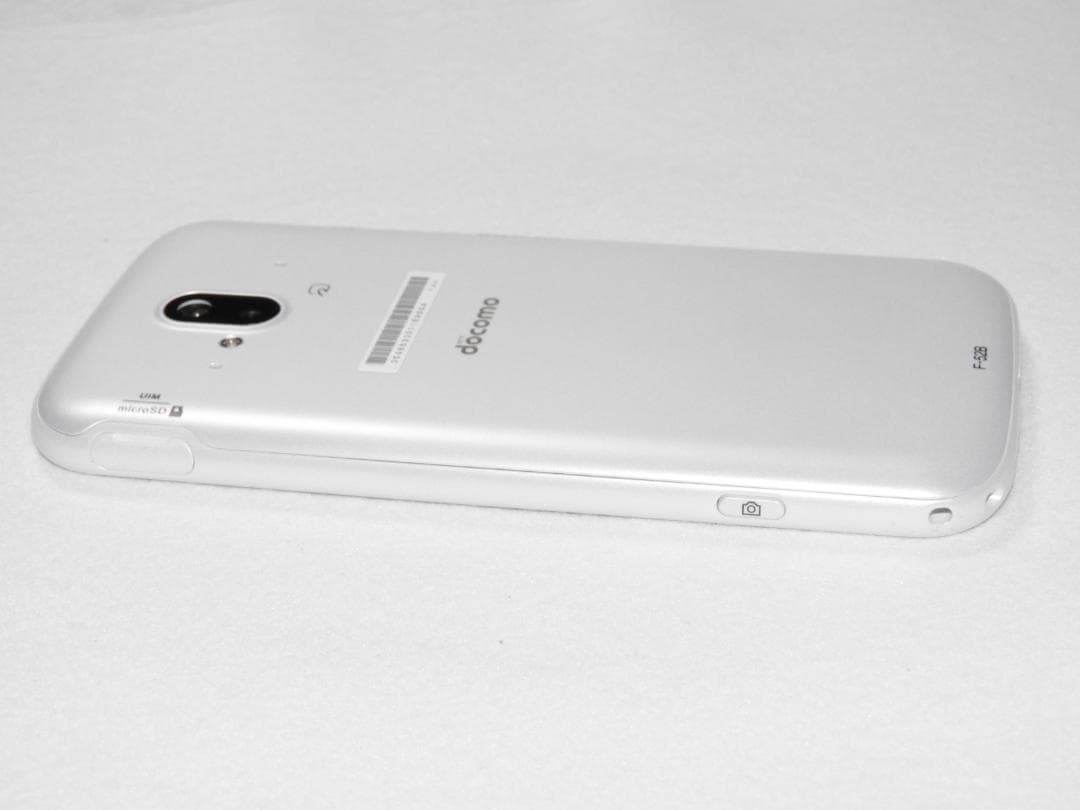 FCNT らくらくスマートフォン F-52B docomo SIMフリー
