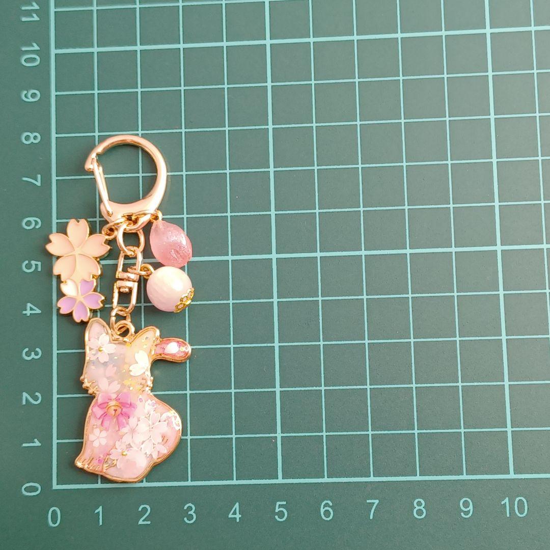 ～桜花爛漫～桜ネコ　紫　レジンキーホルダー　ハンドメイド
