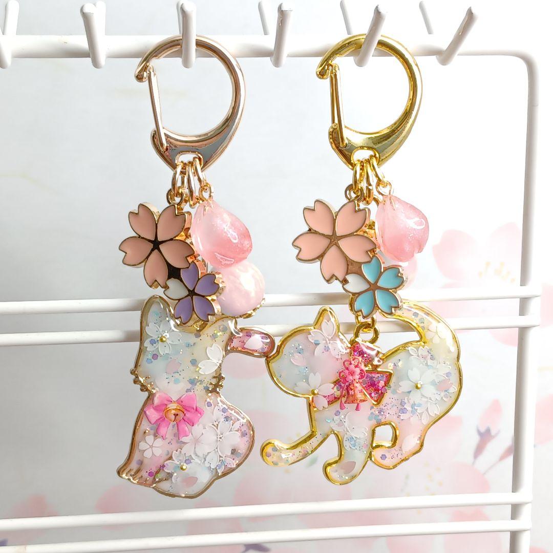 ～桜花爛漫～桜ネコ　紫　レジンキーホルダー　ハンドメイド