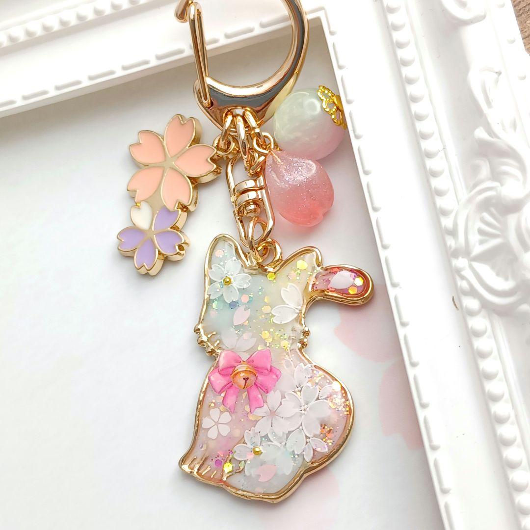 ～桜花爛漫～桜ネコ　紫　レジンキーホルダー　ハンドメイド