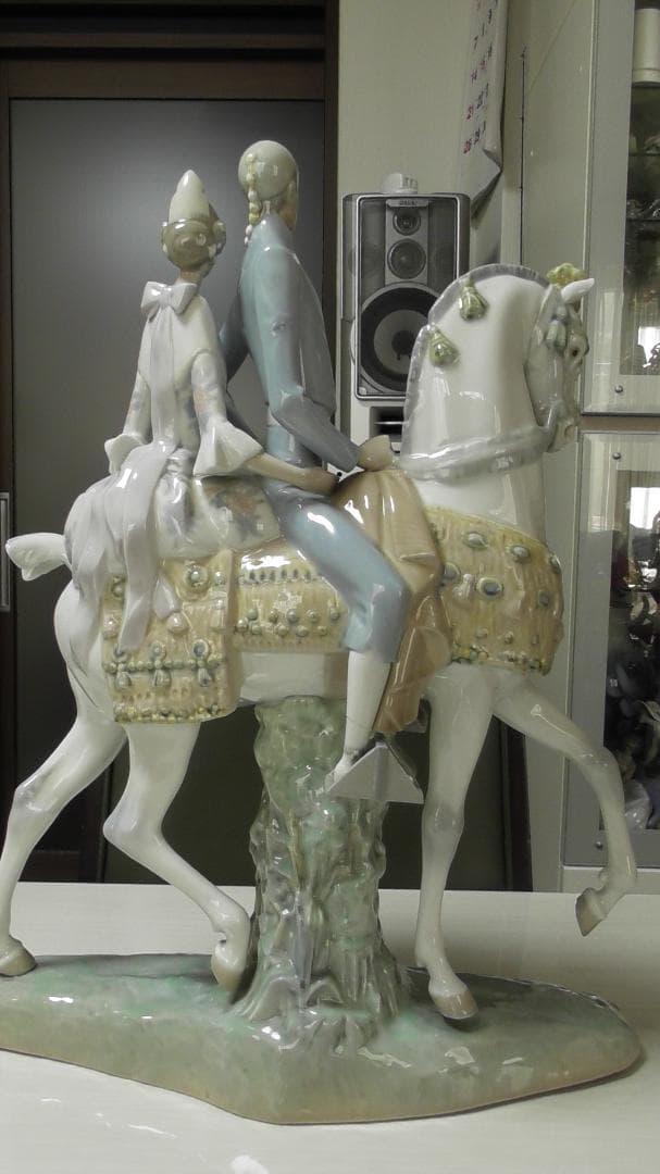 ティファニー　LLADRO　リヤドロ　【白い馬と男女】リアドロ　Ｌ464