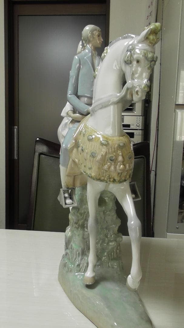 ティファニー　LLADRO　リヤドロ　【白い馬と男女】リアドロ　Ｌ464
