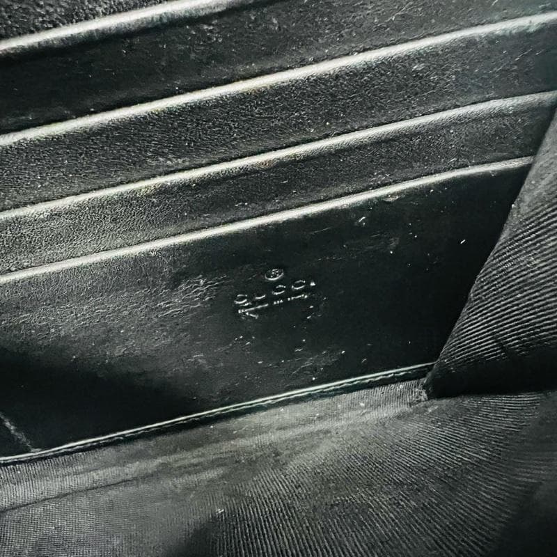 GGロゴ ブラックレザー ショルダーバッグ