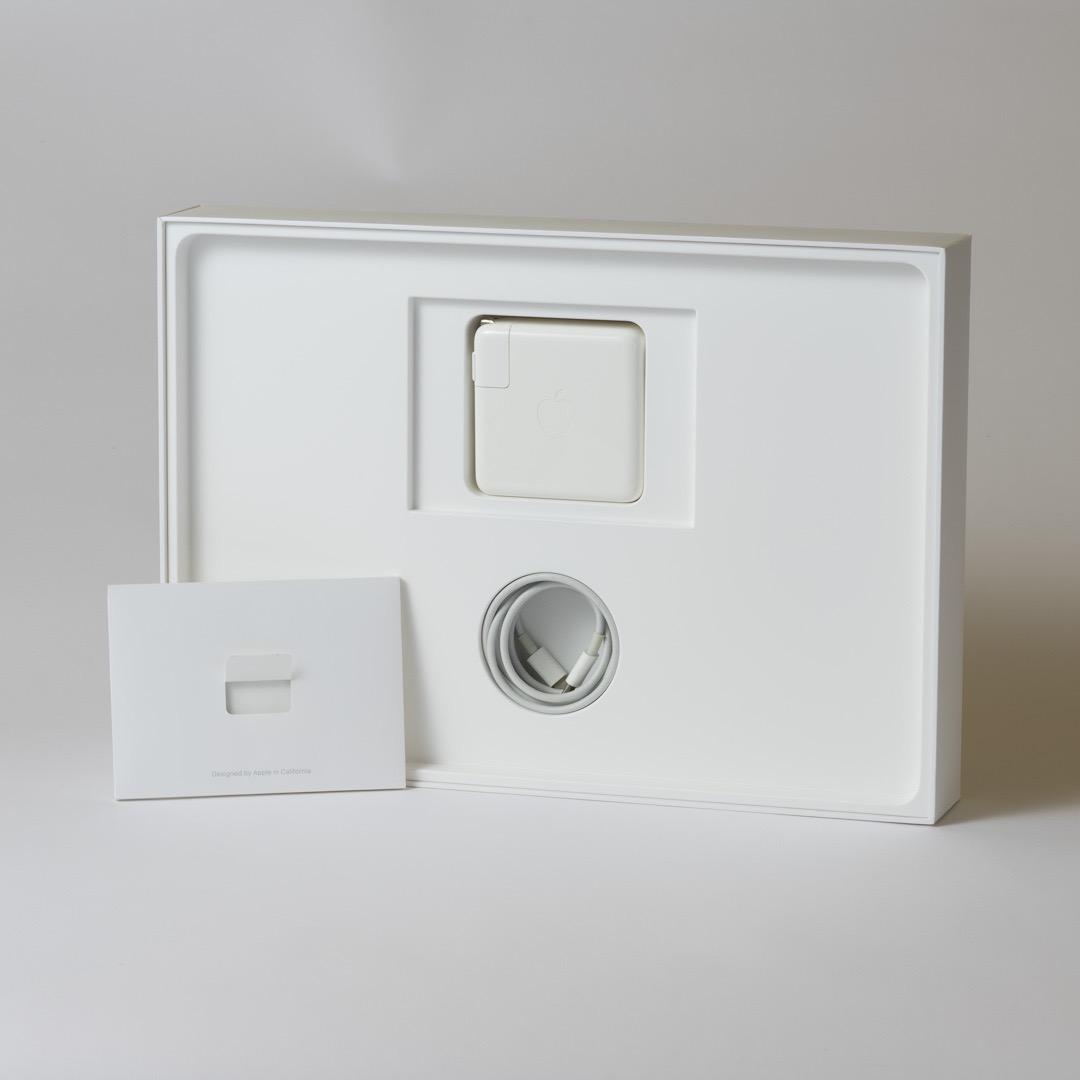 MacBook Pro 2016 15インチ i7 16GB 512GB US