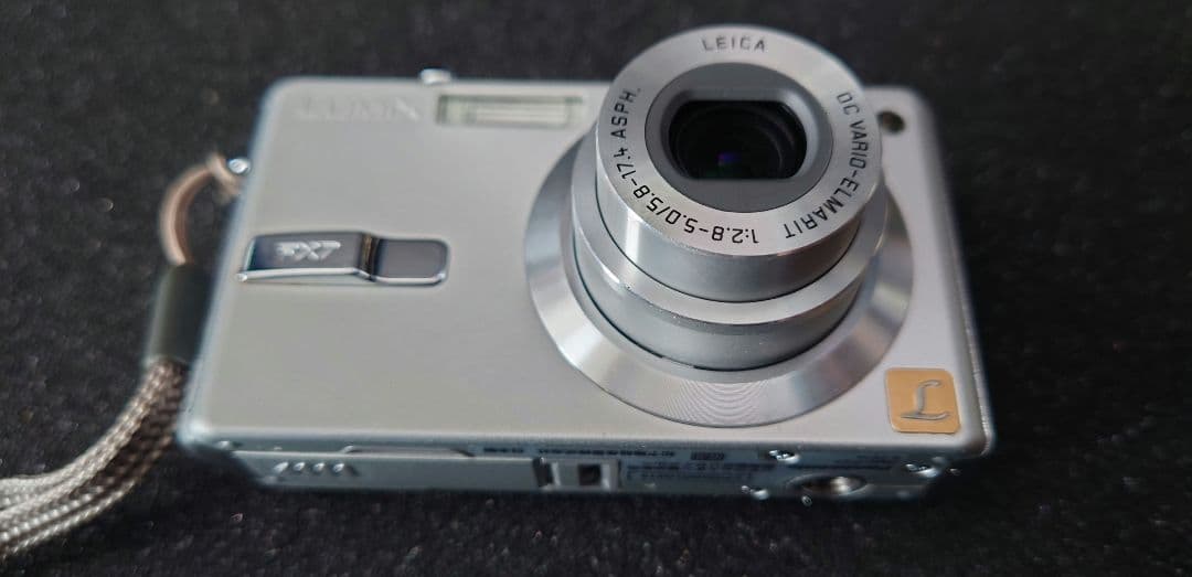パナソニック カメラ Panasonic LUMIX DMC-FX7 です！