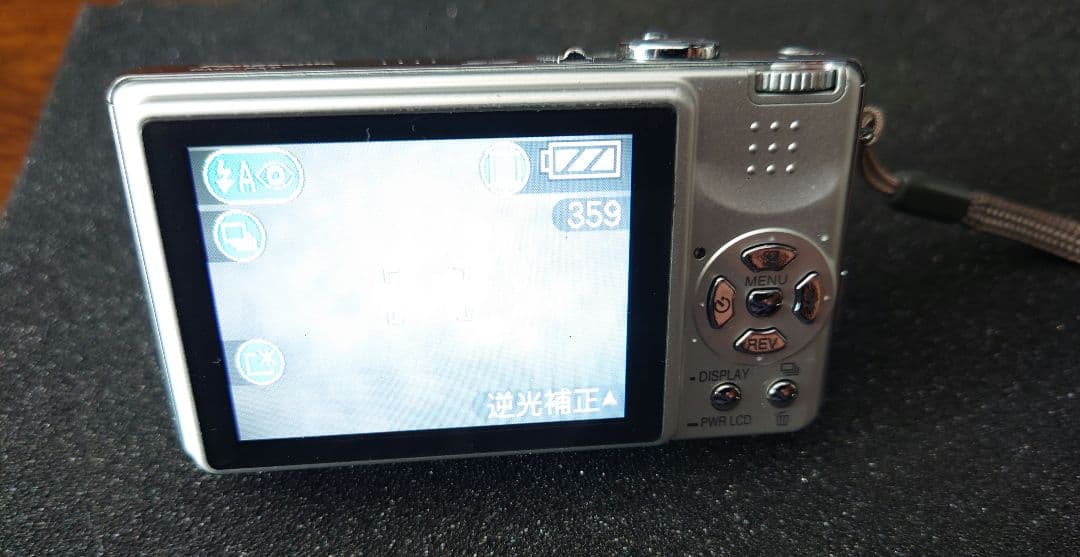 パナソニック カメラ Panasonic LUMIX DMC-FX7 です！